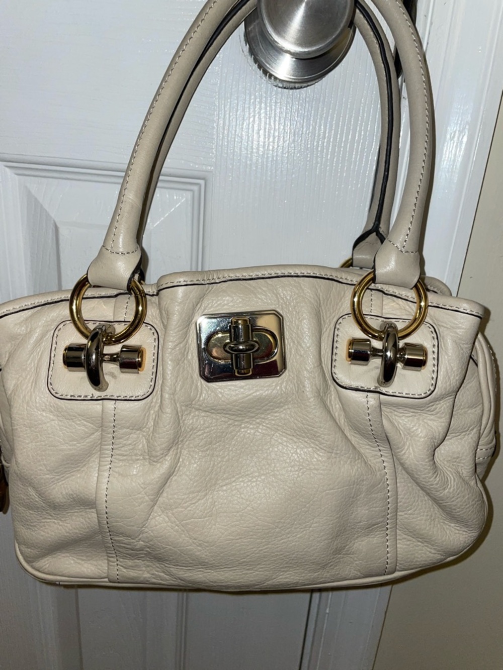 Cream Leather Shoulder Bag with Gold-Tone Hardware